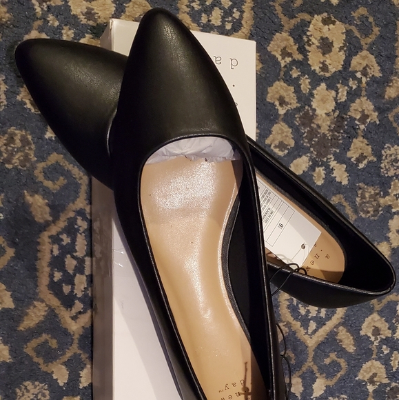 Shoes - Picture 2 of 4